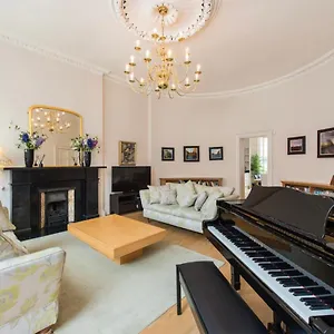 Luxurious Centre Self Catering Apartment